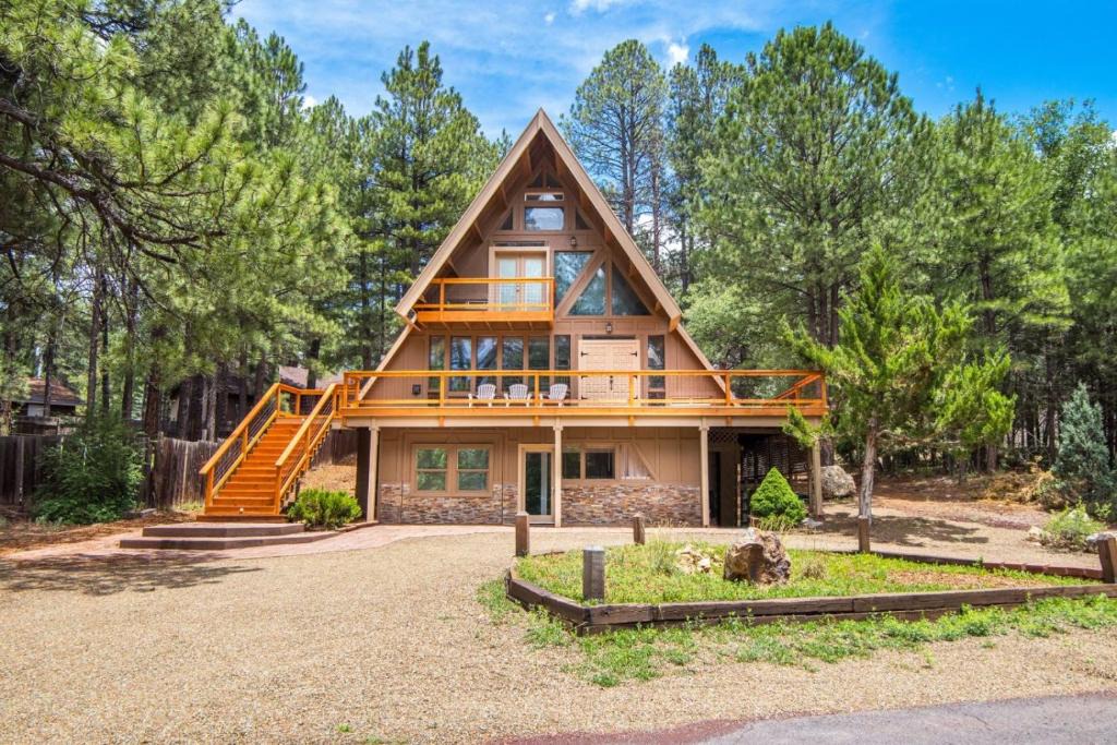 Kachina Village House | Blissful Pine Chalet