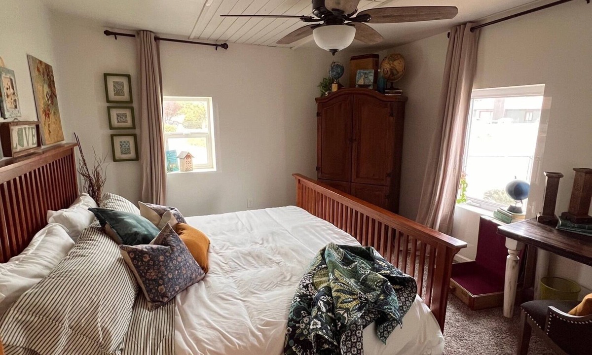 Williams House | Cole's Bungalow Cozy 2-bedroom bungalow in delightful Williams