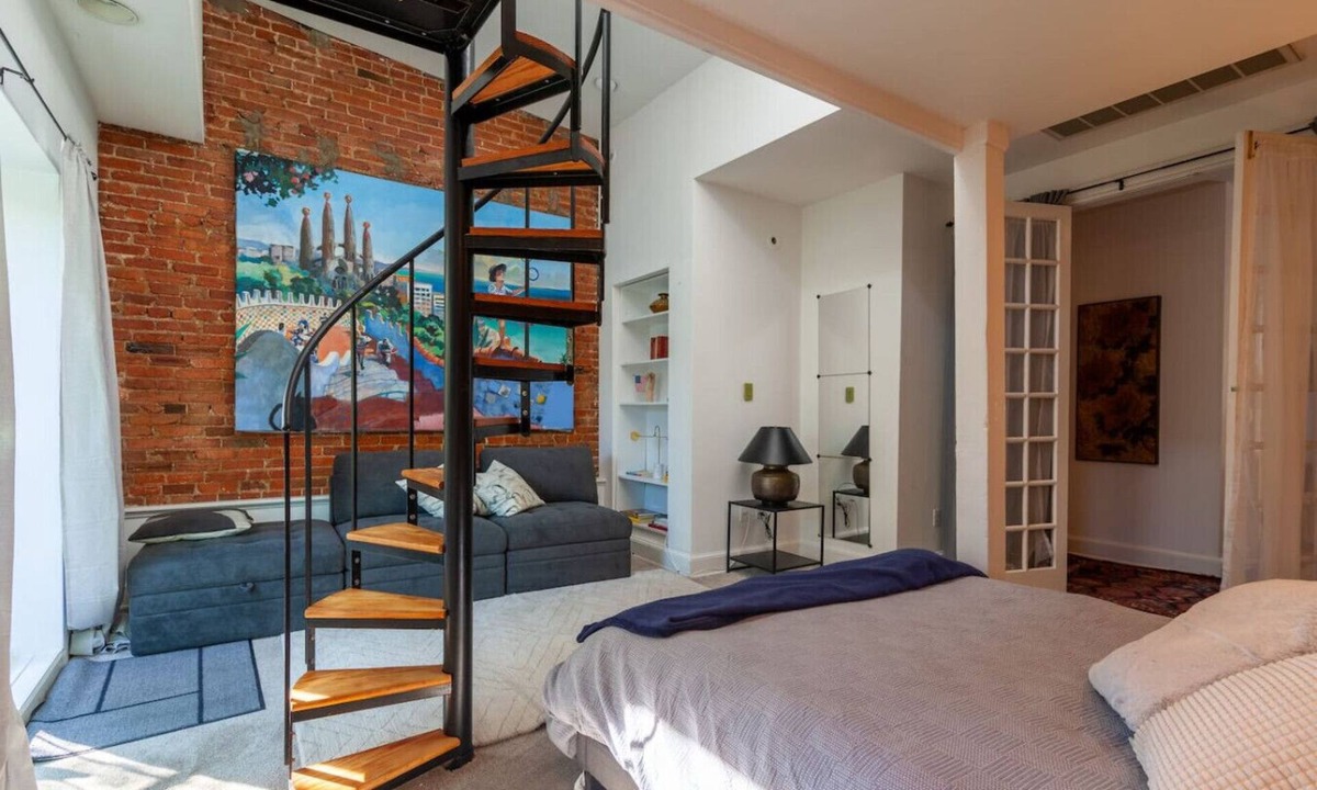 Mount Vernon Square House | Downtown Victorian home w/Stunning Roof & Parking