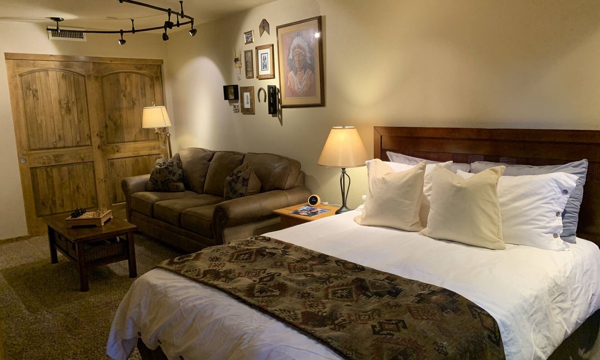 Flagstaff Apartment | Elden View Hideaway - quiet street, close to trails
