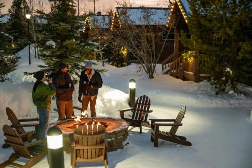 West Yellowstone Cabin | Explorer Cabins at Yellowstone