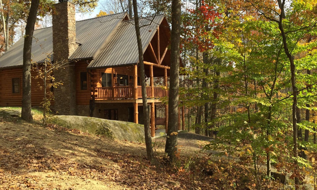 Warsaw Cabin | Find peace, tranquility and nature—secluded cabin on 42 acres with fishing pond
