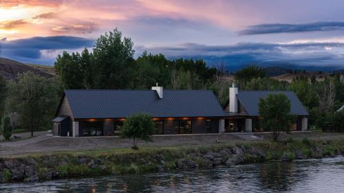 Craig House | Fishcamp On The Mo