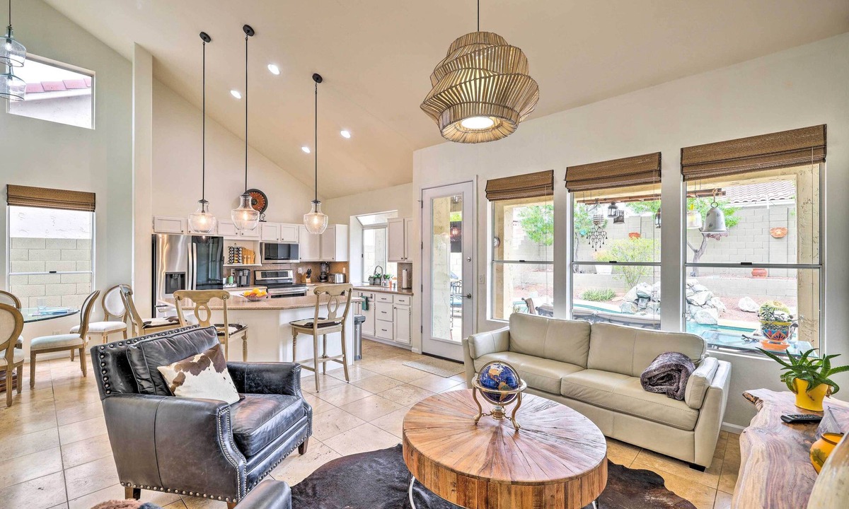 Tatum Ranch Cottage | Golf & Unwind Poolside: Cave Creek Group Retreat!