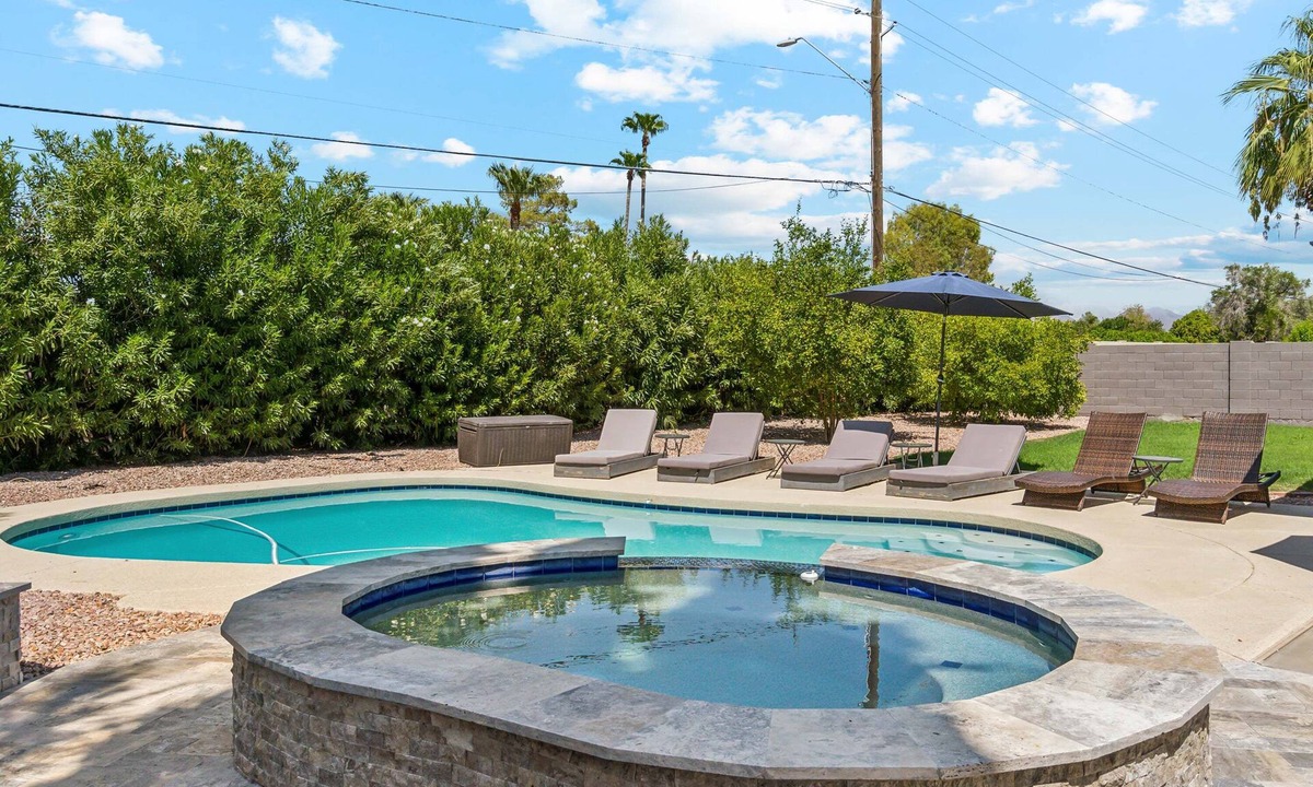 Roadrunner Estates East House | Heated Pool- Prime Scottsdale-Sunlit Haven