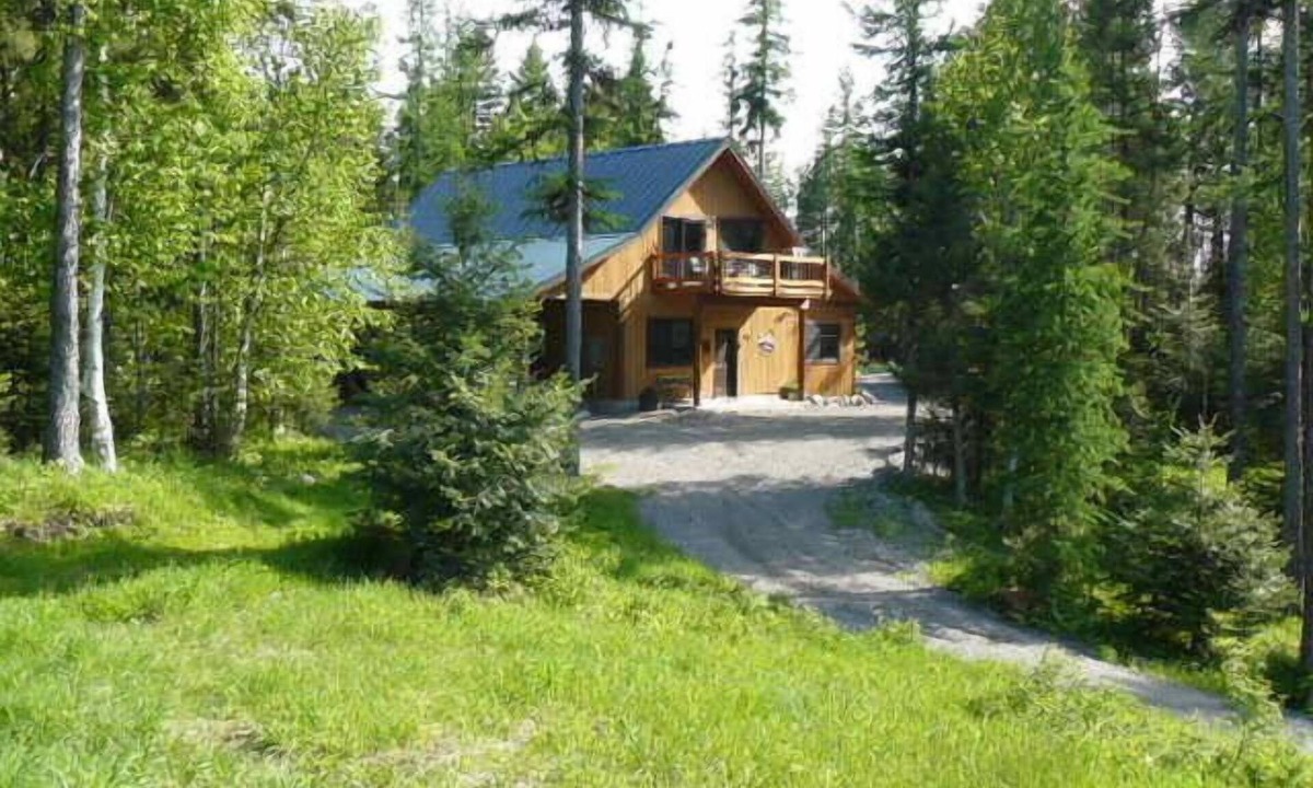 Kalispell Apartment | Mountain cabin on private 34 acres