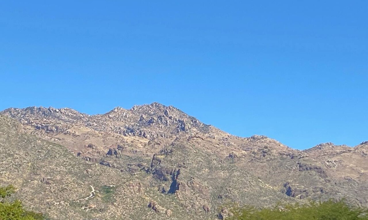 Tucson Condo | Open Floor plan with Spectacular Mountain Views from Dining & Master Balcony