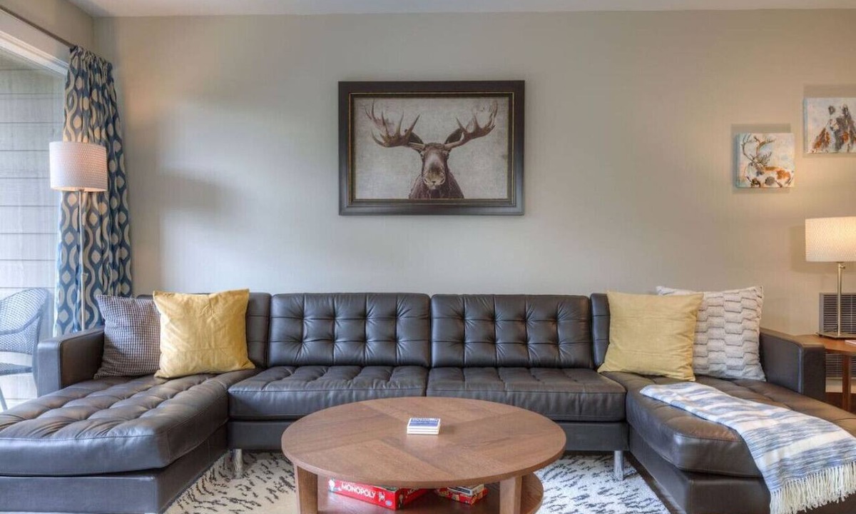 Big Sky Condo | Slope-Side 1 Bedroom, Walk to Chairlifts!