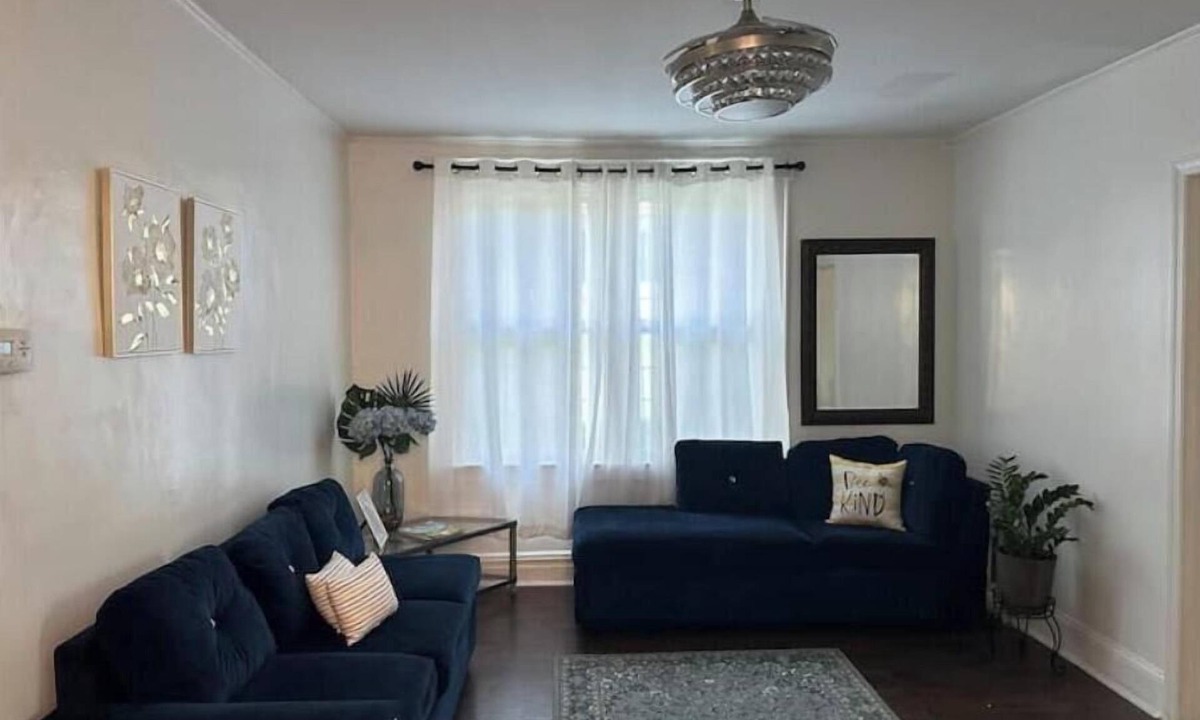 Lower Vailsburg Apartment | Spacious 3-bedroom apartment near the airport and NYC!
