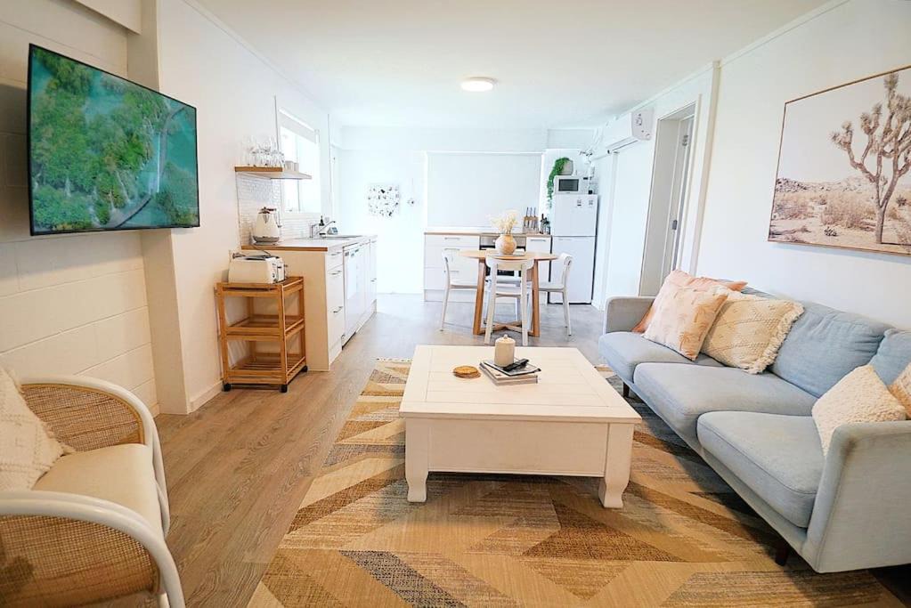 Forrest Hill House | Spacious, bright & central home with all amenities