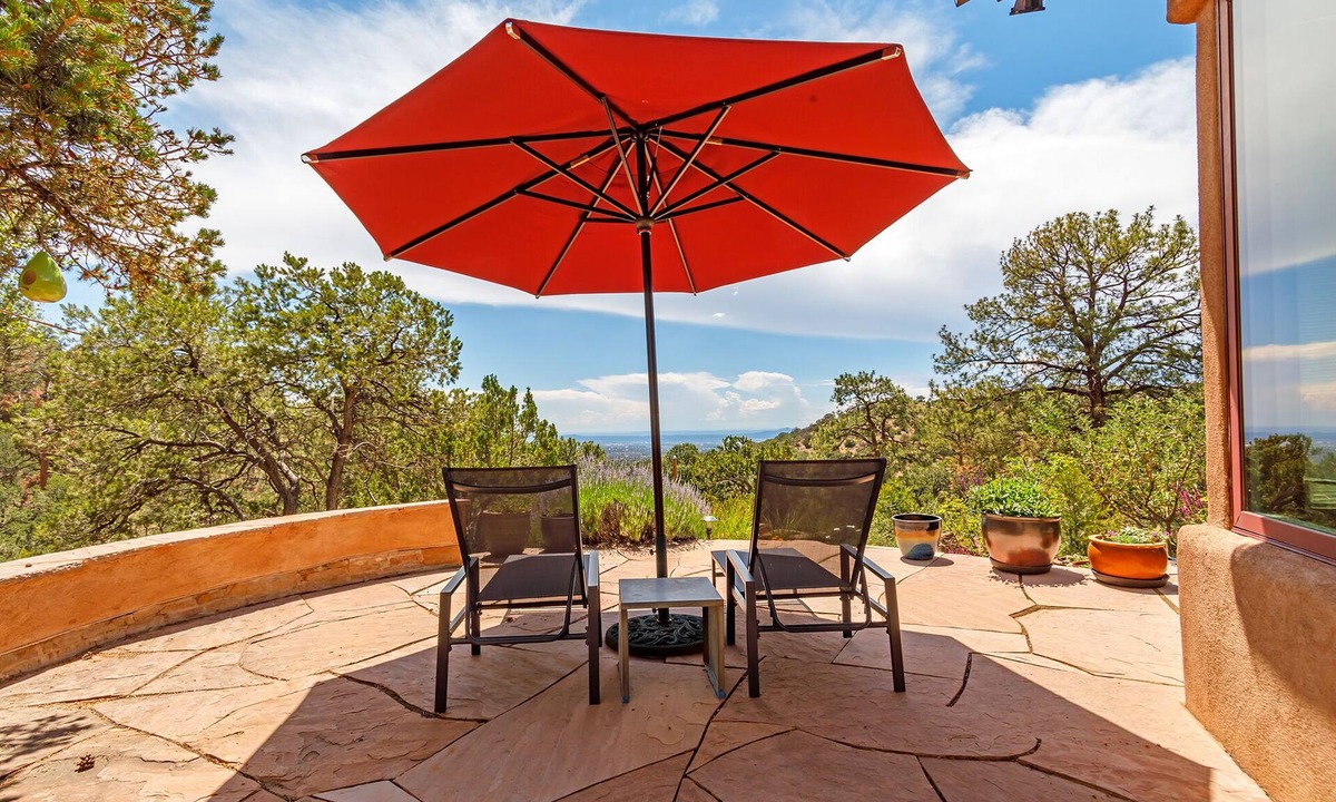 Santa Fe House | Spacious Eco-Friendly Perch
