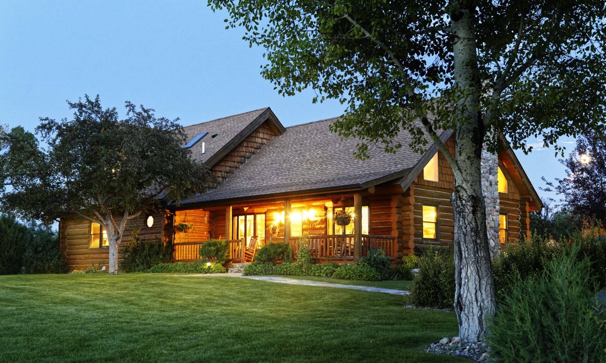Dillon Cabin | Yellowstone Inspired Lodge - Two Fireplaces
