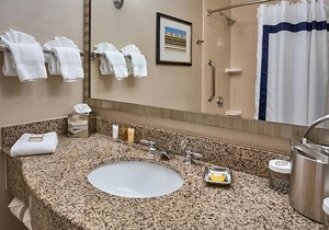 4 Peaceful Accommodation w/Indoor Pool | Right in the Heart of the City