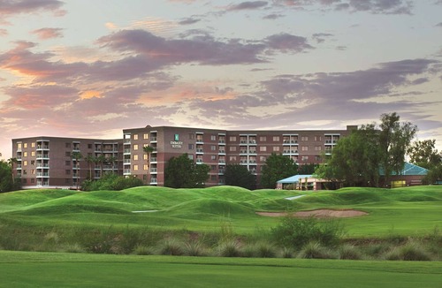 Paradise Village Corporate Center Hotel | 2 Connecting Suites at a Hotel