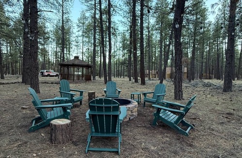 Williams Cabin | 3Bdrm+Cabin+Firepit+Deck+BBQ