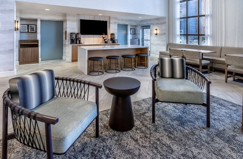 Glendale Apartment | Accessible King Suite w/Tub | Daily Breakfast!