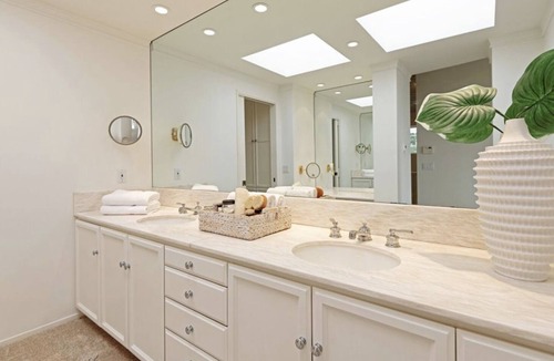 Hidden Valley House | Available again! Stunning Ocean Views ~ Close to All