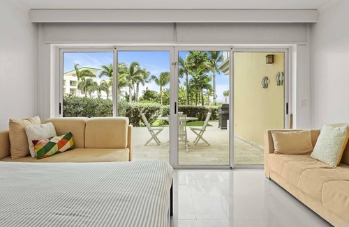 Oranjestad-West Apartment | Beachfront - Beach Garden Studio - E124-1
