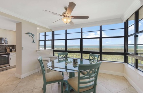 Marco Island Condo | Beachfront condo w/pool & dazzling ocean view