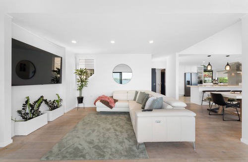 Arkles Bay House | Beachfront House, Stunning Views, Private & Serene