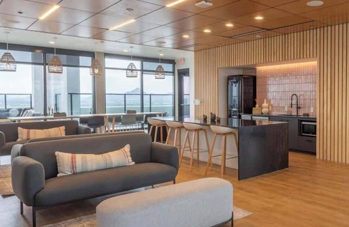 Evans Churchill Apartment | Boulevard Stays Modern Highrise STU Sky Pool, Gym 13