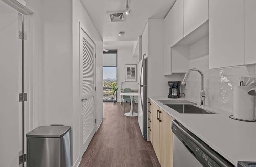 Evans Churchill Apartment | Boulevard Stays Modern Highrise STU Sky Pool, Gym 13