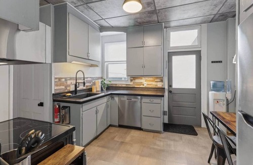 Oberlin Apartment | Brick Loft | Historic Downtown Walk-Up + Parking
