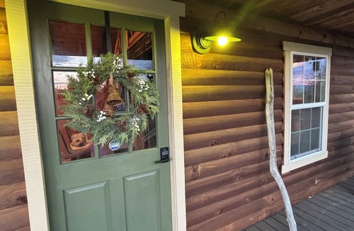 Dublin Cabin | Charming 1 BR Cabin at Persimmon & Pine Hollow- Secluded Feel, Close to Town