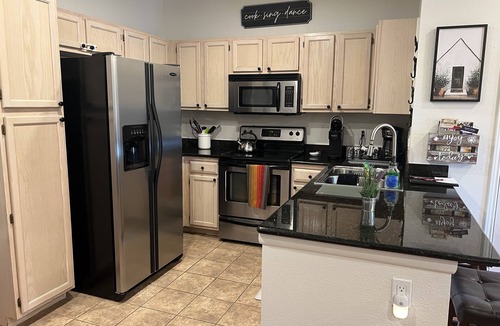 Paradise Valley Village Condo | Clean, comfy king condo vacation home!