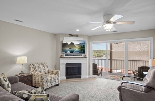 Camdenton Condo | Clearwater 773-2B - Two Bedroom Apartment, Sleeps 6