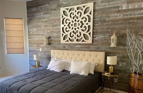 Foothills Reserve House | Comfortable Ahwatukee Foothills home walking distance to South Mountain trails