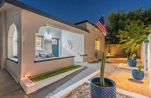 Santa Rita Park House | Downtown gem cooler than outside! Urban Oasis w-swim spa and cool outdoor vibes