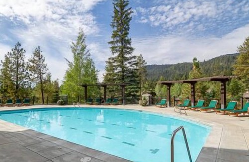 Tamarack Apartment | Endless Summer Mountain Studio | Saltwater Hot Tub | Fitness Center