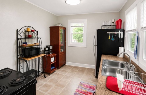 Hickory Apartment | Extended Stay NE Hickory 1 Bedroom 1 Bath Workspace, Washer Dryer, duplex apt.
