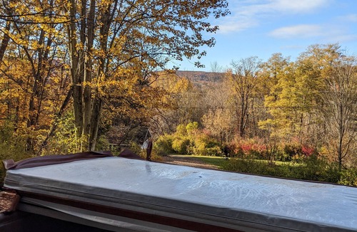 Naples Cottage | Falling Waters Retreat - Hot Tub Fire Pit Finger Lakes Escape