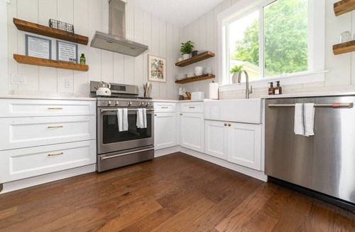 Lexington House | Fully Renovated Modern Farmhouse near Lexington
