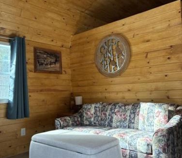Essex Hotel | Glacier Haven Inn