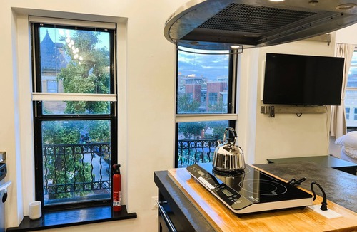 Adams Morgan Hotel | HighRoad Washington DC