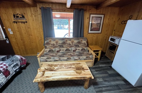 Melrose Hotel | Kitchenette - Spacious Room with Full Kitchen - Melrose MT