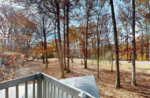 High Point House | Lakeside Park - Spacious pet friendly house w/hot tub, kayaks, air hockey, deck & patio
