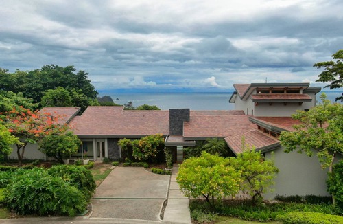 Papagayo Peninsula Villa | Looking for a paradise destination? Casa Tres Monos is ready to welcome you.
