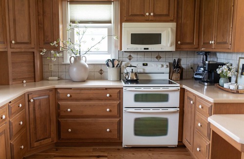 Witmer Cottage | Luxury Waterfront Cottage with Wood Burning Fireplace + Hot Tub + Backyard Sauna