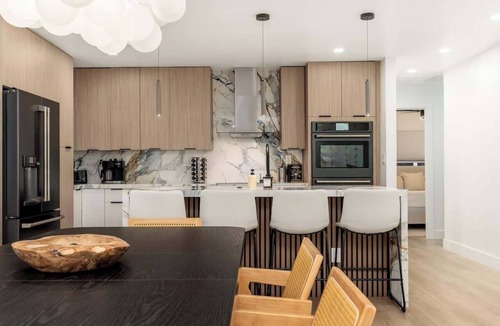 Trail West House | LuxuryOasis +HtdPool+HotTub+Fire Pit+Golf +OldTown