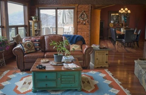 Etlan Cabin | Magnificent Log Home,60 Private Acres-Stunning Mountain Views SUN DANCER