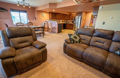 Colorado Springs Condo | Minutes from Everything | Hot Tub | Grill | Views | King Bed