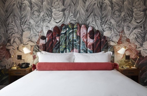 Chinatown Hotel | Modern Downtown DC | 4 Units | Superior King | Near Smithsonian