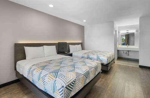 La Mesa Hotel | Motel 6 La Mesa, CA