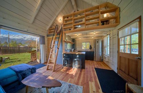 Joseph House | New Everything! Gorgeous Log Cabin in Downtown Joseph