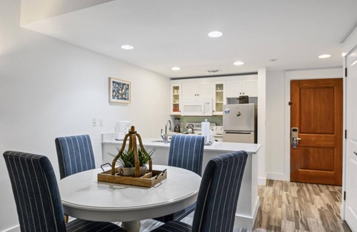 Baytowne Wharf Condo | Observation Pointe North Charm - Cozy 1-Bedroom Haven with Balcony at Sandestin Golf and Beach Resort!