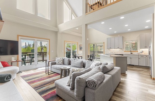 Wildernest House | Pet Friendly! Easy Access to Trails and Skiing, Private Indoor Hot Tub!